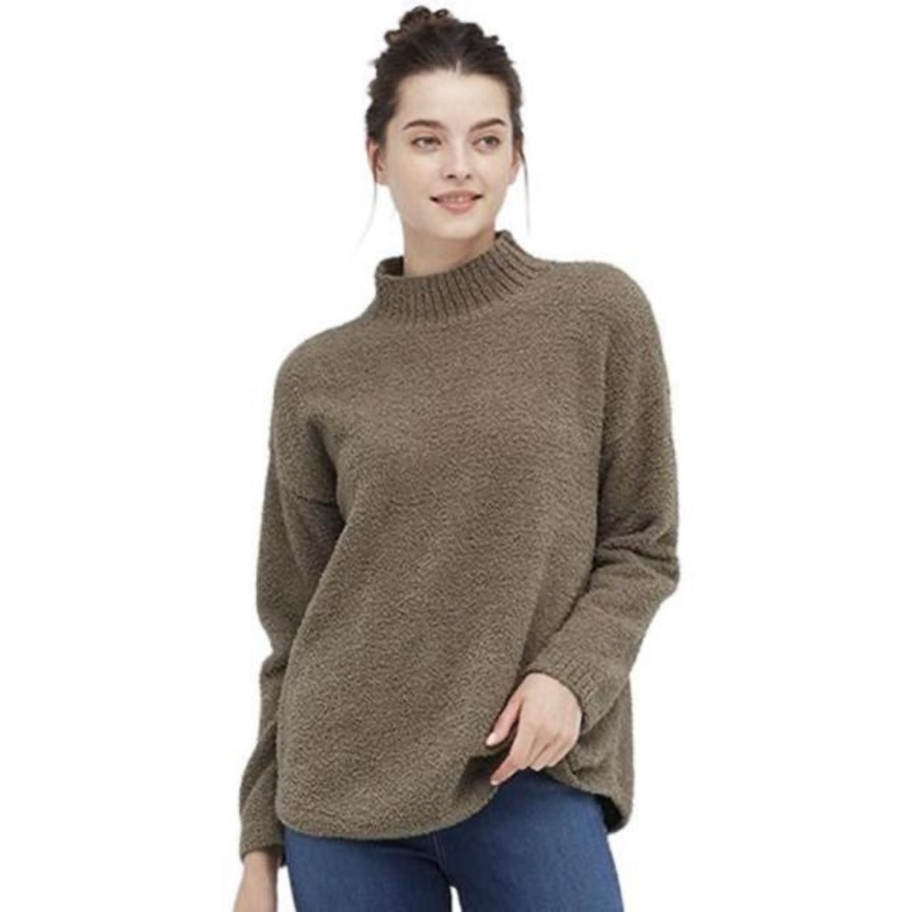 Uniqlo Fluffy Cozy Beige long sleeve Sweater